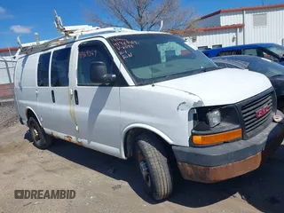 2008 GMC Savana Cargo with VIN 1GTGG25C781186098, listed as a IAAI auction lot 41969369 with 176,012 mi miles. Bid and sale history available at carsss.com. Image 1.