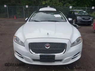 2015 Jaguar XJ Portfolio с VIN SAJWJ2GD2F8V90256, выставлен на аукционе IAAI как лот 42311335 с пробегом 123 299 миль миль и . История ставок и продаж доступна на DreamBid. Изображение 11.