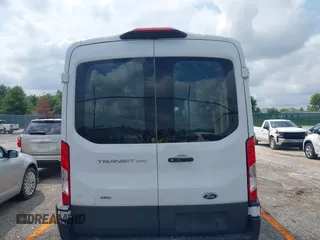 2023 Ford Transit Cargo с VIN 1FTBR2C84PKB85423, выставлен на аукционе IAAI как лот 42099152 с пробегом 48 328 миль миль и . История ставок и продаж доступна на DreamBid. Изображение 16.