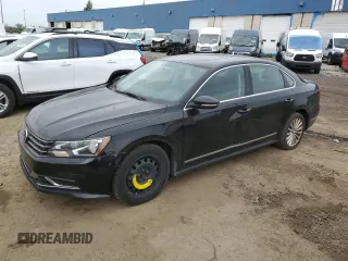 2016 Volkswagen Passat SE z VIN 1VWBT7A38GC015353, wystawiony jako Copart lot #57759755 z przebiegiem 129 917 mil mil oraz Czysty tytuł • Clean title. Historia ofert i sprzedaży dostępna na DreamBid. Obrazek 1.