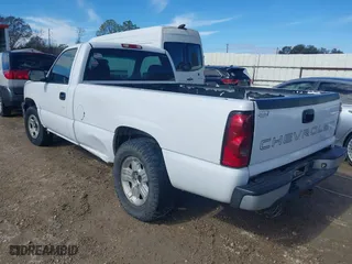 2006 Chevrolet Silverado 1500 Work Truck with VIN 1GCEC14V16E144581, listed as a IAAI auction lot 41368021 with 268,321 mi miles. Bid and sale history available at carsss.com. Image 3.