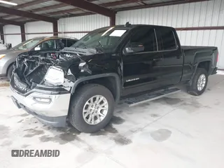 2017 GMC Sierra 1500 SLE z VIN 1GTV2MEC2HZ324763, wystawiony jako IAAI lot #42234082 z przebiegiem 106 984 mil mil oraz . Historia ofert i sprzedaży dostępna na DreamBid. Obrazek 17.