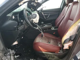 2024 Mazda 3 S Carbon Edition z VIN JM1BPBLM2R1707154, wystawiony jako Copart lot #63242765 z przebiegiem Nie podano mil oraz Nie do naprawy • Non repairable. Historia ofert i sprzedaży dostępna na DreamBid. Obrazek 7.