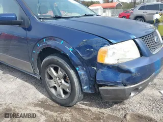 2006 Ford Freestyle SEL with VIN 1FMZK02156GA33093, listed as a IAAI auction lot 41612080 with 210,382 mi miles. Bid and sale history available at carsss.com. Image 6.
