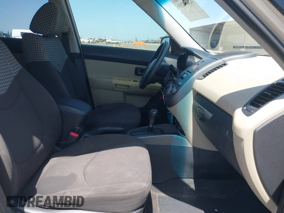 2010 Kia Soul + with VIN KNDJT2A28A7078333, listed as a IAAI auction lot 42097259 with 165,243 mi miles. Bid and sale history available at carsss.com. Image 5.