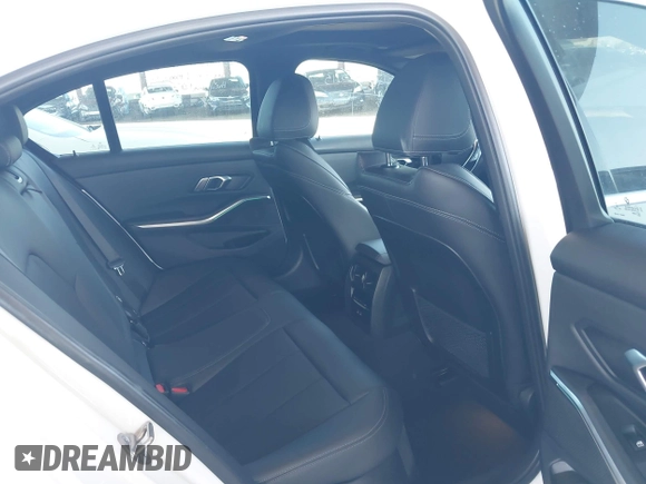 2022 BMW 3 Series 330i с VIN 3MW5R1J01N8C47893, выставлен на аукционе IAAI как лот 42312006 с пробегом 25 430 миль миль и . История ставок и продаж доступна на DreamBid. Изображение 8.