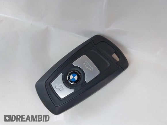 2015 BMW 3 Series 328i xDrive с VIN WBA3B5G55FNS17395, выставлен на аукционе IAAI как лот 42511002 с пробегом 228 228 миль миль и . История ставок и продаж доступна на DreamBid. Изображение 11.