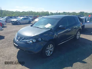 2013 Nissan Murano LE z VIN JN8AZ1MW6DW307341, wystawiony jako IAAI lot #42201960 z przebiegiem 113 133 mil mil oraz . Historia ofert i sprzedaży dostępna na DreamBid. Obrazek 2.