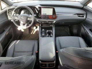 2024 Lexus RX 350 z VIN 2T2BAMBAXRC026896, wystawiony jako Copart lot #50809715 z przebiegiem 16 917 mil mil oraz Szkody całkowita. Historia ofert i sprzedaży dostępna na DreamBid. Obrazek 8.