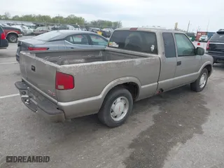 2003 GMC Sonoma SLS with VIN 1GTCS19X838182906, listed as a IAAI auction lot 41986178 with 0 mi miles. Bid and sale history available at carsss.com. Image 4.