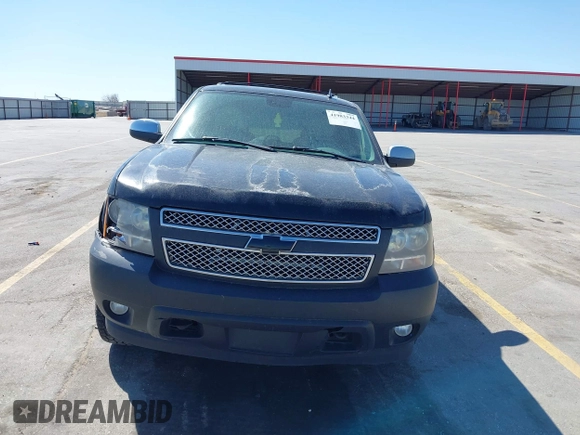 2008 Chevrolet Tahoe 1LT z VIN 1GNFK130X8J138051, wystawiony jako IAAI lot #41983344 z przebiegiem 235 811 mil mil oraz . Historia ofert i sprzedaży dostępna na DreamBid. Obrazek 6.