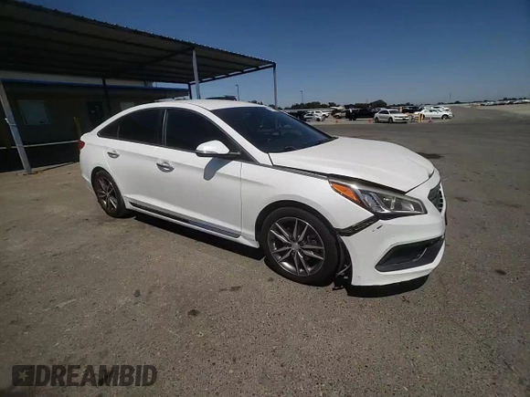 2015 Hyundai Sonata Sport z VIN 5NPE34AB2FH223690, wystawiony jako Copart lot #58958085 z przebiegiem 140 527 mil mil oraz Szkoda całkowita • Salvage title. Historia ofert i sprzedaży dostępna na DreamBid. Obrazek 13.