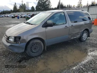 1999 Toyota Sienna LE with VIN 4T3ZF13C0XU133039, listed as a Copart auction lot 51162645 with 182,318 mi miles and Salvage Title. Bid and sale history available at carsss.com. Image 1.