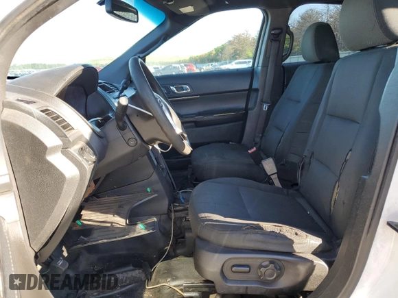 2015 Ford Utility Police Interceptor with VIN 1FM5K8AR9FGB32410, listed as a Copart auction lot 70232994 with 121,748 mi miles and Clean Title. Bid and sale history available at carsss.com. Image 7.