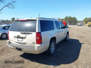 2010 Chevrolet Suburban LTZ with VIN 1GNUKKE32AR273522, listed as a IAAI auction lot 41820739 with 139,406 mi miles. Bid and sale history available at carsss.com. Image 4.