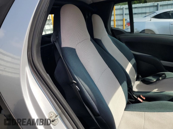 2009 Smart fortwo Passion with VIN WMEEK31X59K232027, listed as a Copart auction lot 55982195 with 63,945 mi miles and Salvage Title. Bid and sale history available at DreamBid. Image 10.