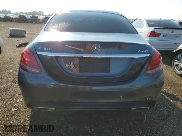 2015 Mercedes-Benz C 300 Luxury z VIN 55SWF4KB3FU018984, wystawiony jako Copart lot #62486905 z przebiegiem Nie podano mil oraz Szkoda całkowita • Salvage title. Historia ofert i sprzedaży dostępna na DreamBid. Obrazek 6.