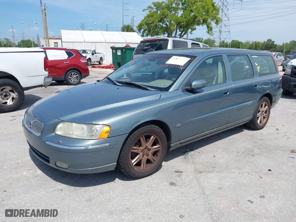 2005 Volvo V70 with VIN YV1SW592152477048, listed as a IAAI auction lot 41875105 with 137,395 mi miles. Bid and sale history available at carsss.com. Image 17.