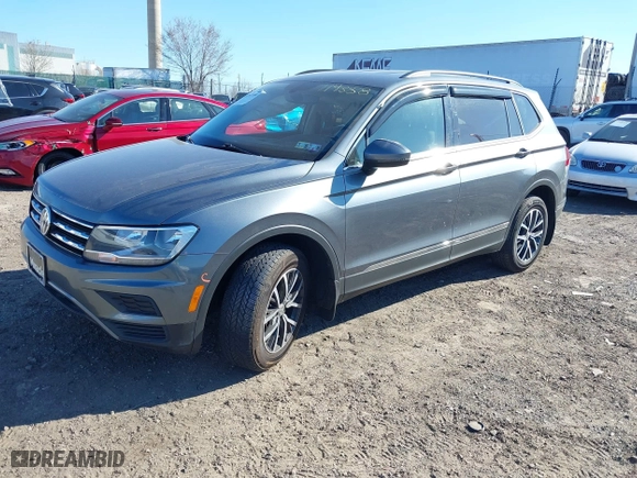 2020 Volkswagen Tiguan SE with VIN 3VV2B7AX8LM119358, listed as a IAAI auction lot 41897534 with 131,646 mi miles. Bid and sale history available at carsss.com. Image 2.