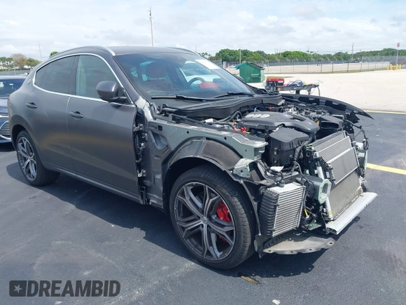 2021 Maserati Levante S with VIN ZN661YULXMX372645, listed as a IAAI auction lot 42245612 with 22,162 mi miles and . Bid and sale history available at DreamBid. Image 6.