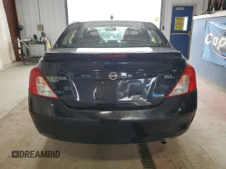 2013 Nissan Versa SL z VIN 3N1CN7AP3DL867228, wystawiony jako Copart lot #58484195 z przebiegiem 153 232 mil mil oraz Szkoda całkowita • Salvage title. Historia ofert i sprzedaży dostępna na DreamBid. Obrazek 6.