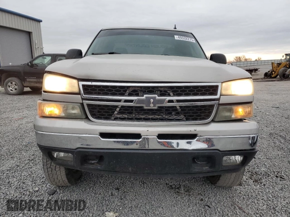2006 Chevrolet Silverado 1500 LT1 with VIN 1GCEC19T26Z200883, listed as a Copart auction lot 49332275 with 138,120 mi miles and Salvage Title. Bid and sale history available at DreamBid. Image 5.