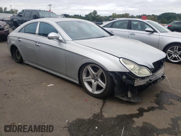 2008 Mercedes-Benz CLS 550 with VIN WDDDJ72X38A119397, listed as a Copart auction lot 69606244 with 8,251 mi miles and Salvage Title. Bid and sale history available at DreamBid. Image 4.