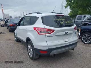 2013 Ford Escape SE z VIN 1FMCU0G95DUC11906, wystawiony jako IAAI lot #42367480 z przebiegiem 149 173 mil mil oraz . Historia ofert i sprzedaży dostępna na DreamBid. Obrazek 3.