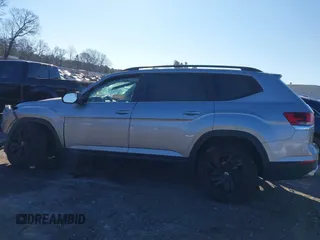2022 Volkswagen Atlas SE z VIN 1V2JP2CA6NC502757, wystawiony jako IAAI lot #41247026 z przebiegiem 70 124 mil mil oraz . Historia ofert i sprzedaży dostępna na DreamBid. Obrazek 14.