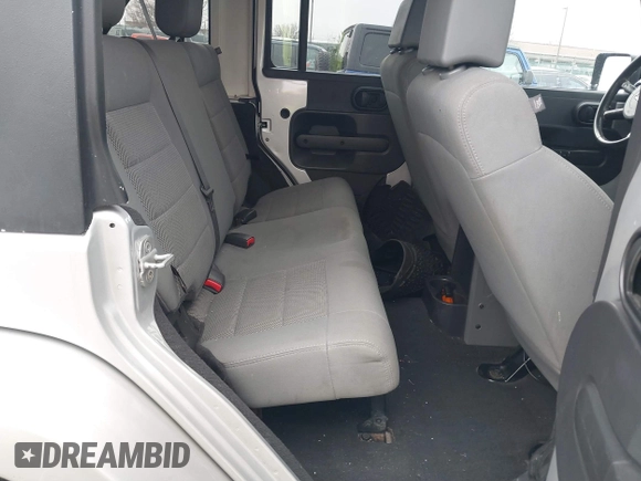 2008 Jeep Wrangler Unlimited Sahara с VIN 1J4GA59138L505460, выставлен на аукционе IAAI как лот 41846611 с пробегом 116 658 миль миль и . История ставок и продаж доступна на DreamBid. Изображение 8.