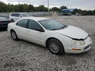 2000 Chrysler Concorde LXi z VIN 2C3HD36J4YH290067, wystawiony jako Copart lot #73801754 z przebiegiem 145 972 mil mil oraz Tytuł czysty. Historia ofert i sprzedaży dostępna na DreamBid. Obrazek 4.