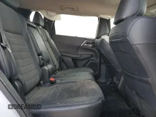 2023 Mitsubishi Outlander SE z VIN JA4J3UA83PZ061933, wystawiony jako Copart lot #54256165 z przebiegiem 34 625 mil mil oraz Szkoda całkowita • Salvage title. Historia ofert i sprzedaży dostępna na DreamBid. Obrazek 11.