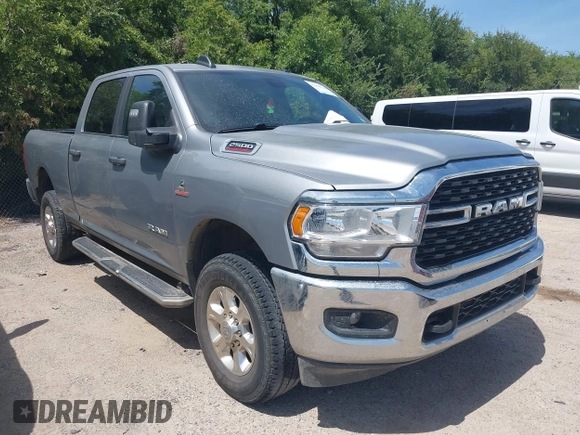 2024 Ram 2500 Big Horn z VIN 3C6UR5DL9RG246005, wystawiony jako IAAI lot #42849768 z przebiegiem 48 843 mil mil oraz . Historia ofert i sprzedaży dostępna na DreamBid. Obrazek 1.