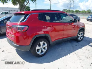 2019 Jeep Compass Latitude with VIN 3C4NJCBB9KT743488, listed as a IAAI auction lot 42482099 with 114,190 mi miles and . Bid and sale history available at DreamBid. Image 4.