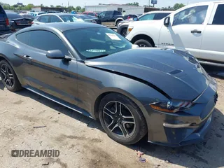 2019 Ford Mustang EcoBoost z VIN 1FA6P8TH1K5118026, wystawiony jako IAAI lot #42204167 z przebiegiem 66 425 mil mil oraz . Historia ofert i sprzedaży dostępna na DreamBid. Obrazek 1.