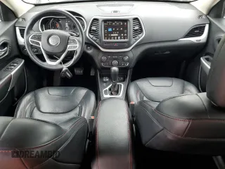 2017 Jeep Cherokee Trailhawk z VIN 1C4PJMBS3HW569628, wystawiony jako Copart lot #57105855 z przebiegiem 127 637 mil mil oraz Szkoda całkowita • Salvage title. Historia ofert i sprzedaży dostępna na DreamBid. Obrazek 8.