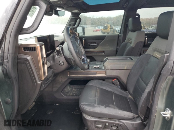 2024 GMC Hummer EV 3X z VIN 1GKB0RDC7RU103508, wystawiony jako Copart lot #79104704 z przebiegiem Nie podano mil oraz Szkody całkowita. Historia ofert i sprzedaży dostępna na DreamBid. Obrazek 7.