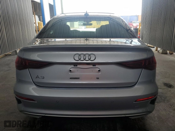 2024 Audi A3 Premium z VIN WAUAUDGY2RA127557, wystawiony jako Copart lot #58738645 z przebiegiem 18 581 mil mil oraz Tytuł czysty. Historia ofert i sprzedaży dostępna na DreamBid. Obrazek 6.
