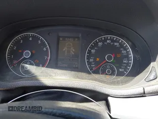 2012 Volkswagen Passat SE z VIN 1VWBP7A36CC070205, wystawiony jako IAAI lot #42123358 z przebiegiem 154 494 mil mil oraz . Historia ofert i sprzedaży dostępna na DreamBid. Obrazek 7.