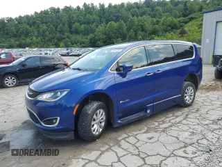 2018 Chrysler Pacifica Touring Plus with VIN 2C4RC1FG3JR234441, listed as a Copart auction lot 59932785 with 103,518 mi miles and Salvage title. Bid and sale history available at DreamBid. Image 1.