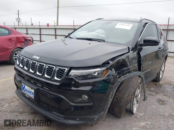 2025 Jeep Compass Latitude with VIN 3C4NJDBN1ST518028, listed as a IAAI auction lot 41096283 with 1,402 mi miles and . Bid and sale history available at DreamBid. Image 17.