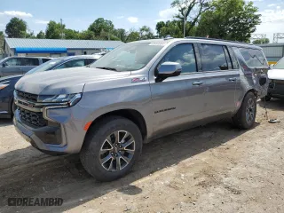 2022 Chevrolet Suburban Z71 with VIN 1GNSKDKD1NR202155, listed as a Copart auction lot 60653304 with 67,495 mi miles and Salvage Title. Bid and sale history available at carsss.com. Image 1.