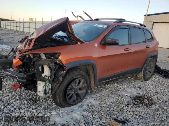 2016 Jeep Cherokee Trailhawk with VIN 1C4PJMBSXGW286822, listed as a Copart auction lot 42823545 with 66,898 mi miles and Salvage title. Bid and sale history available at DreamBid. Image 1.