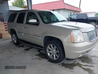 2008 GMC Yukon Denali z VIN 1GKFK63888J229013, wystawiony jako IAAI lot #42086570 z przebiegiem 202 439 mil mil oraz . Historia ofert i sprzedaży dostępna na DreamBid. Obrazek 1.
