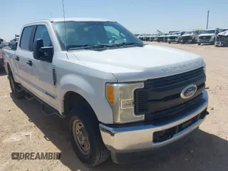 2017 Ford Super Duty F-250 SRW Lariat with VIN 1FT7W2BT0HEB13591, listed as a IAAI auction lot 41945431 with 237,275 mi miles. Bid and sale history available at carsss.com. Image 1.