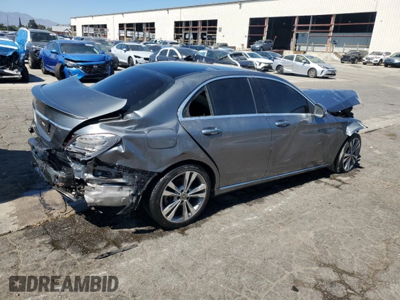 2017 Mercedes-Benz C 300 z VIN 55SWF4JB6HU210839, wystawiony jako Copart lot #62349385 z przebiegiem 97 224 mil mil oraz Czysty tytuł • Clean title. Historia ofert i sprzedaży dostępna na DreamBid. Obrazek 3.