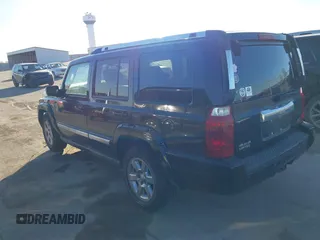2007 Jeep Commander Limited z VIN 1J8HG58P57C621538, wystawiony jako IAAI lot #41433752 z przebiegiem 180 844 mil mil oraz . Historia ofert i sprzedaży dostępna na DreamBid. Obrazek 3.