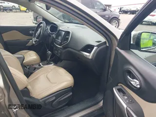 2017 Jeep Cherokee Limited z VIN 1C4PJLDS7HW585449, wystawiony jako IAAI lot #42357859 z przebiegiem 90 268 mil mil oraz . Historia ofert i sprzedaży dostępna na DreamBid. Obrazek 5.