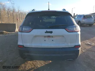 2019 Jeep Cherokee Latitude Plus with VIN 1C4PJLLN3KD286488, listed as a IAAI auction lot 41442153 with 100,386 mi miles. Bid and sale history available at carsss.com. Image 16.