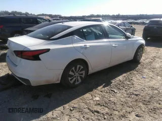 2020 Nissan Altima 2.5 S with VIN 1N4BL4BV6LC240694, listed as a IAAI auction lot 40997565 with 131,332 mi miles. Bid and sale history available at carsss.com. Image 4.